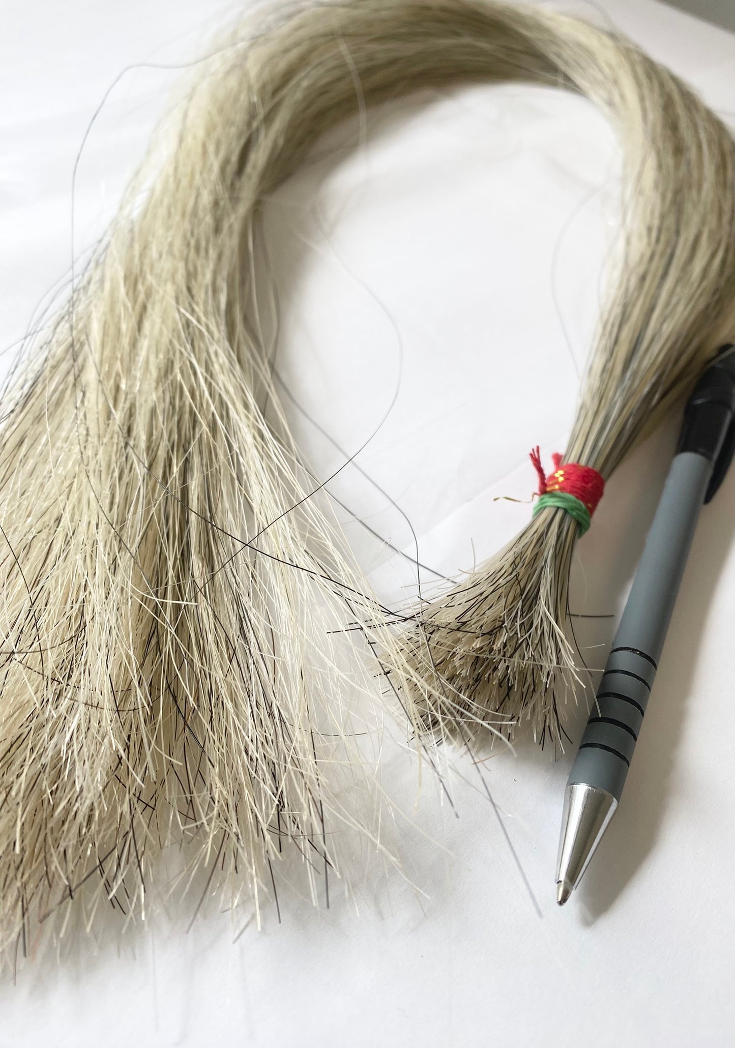 Horse hair loose 50 gram bundle 28-30 inches ( 71-76cm)