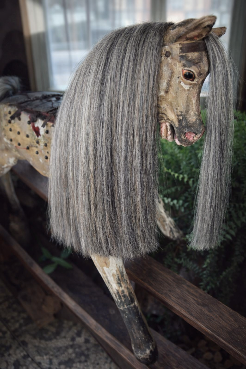 Rocking horse mane made with Real horse hair 14 inch ( 33 cm) long 8 inch (20cm) wide to be glued on the the rocking horse, very life like