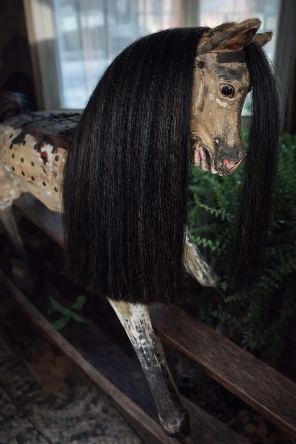 Rocking horse mane made with Real horse hair 14 inch ( 33 cm) long 8 inch (20cm) wide to be glued on the the rocking horse, very life like