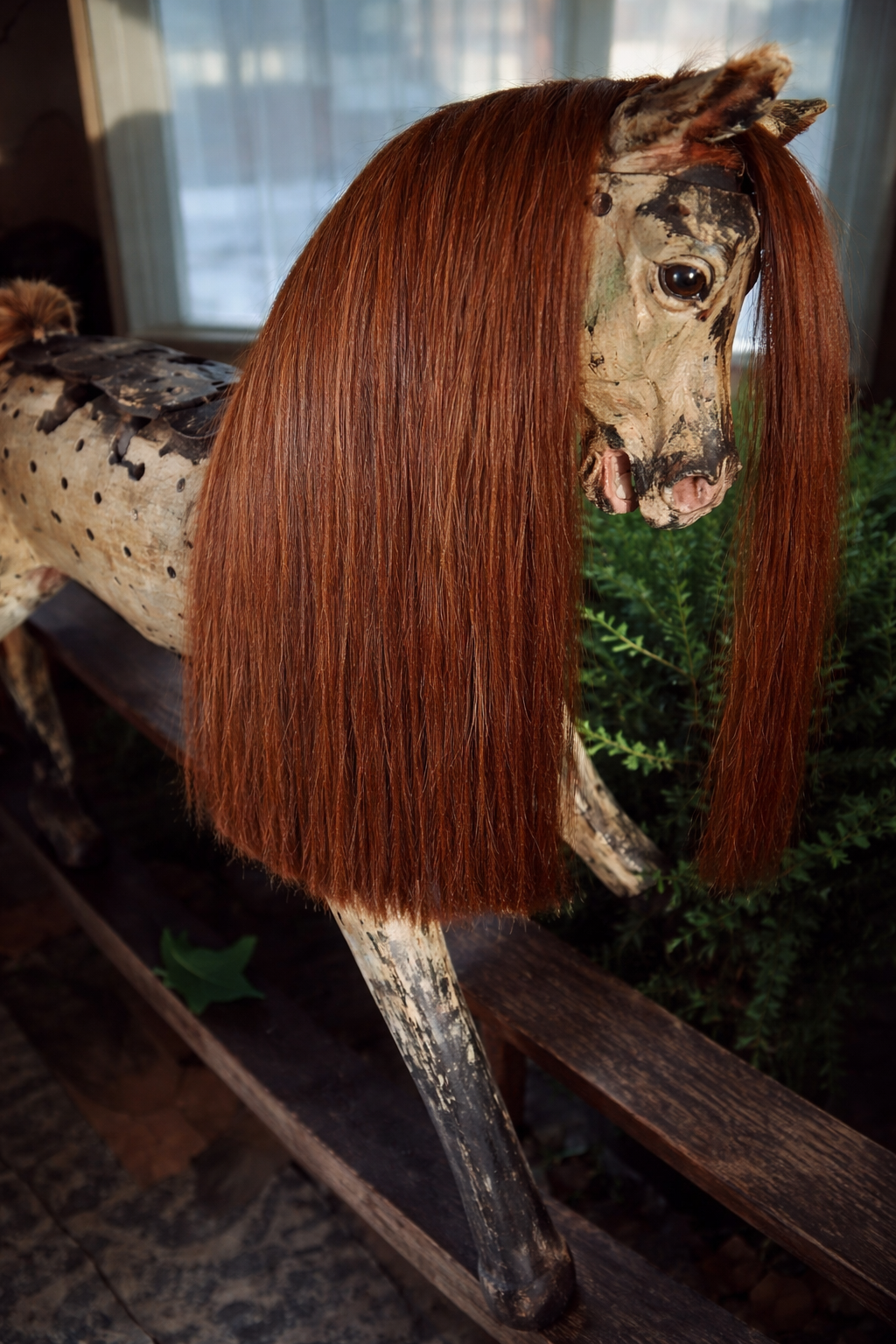 Rocking horse mane made with Real horse hair 14 inch ( 33 cm) long 8 inch (20cm) wide to be glued on the the rocking horse, very life like