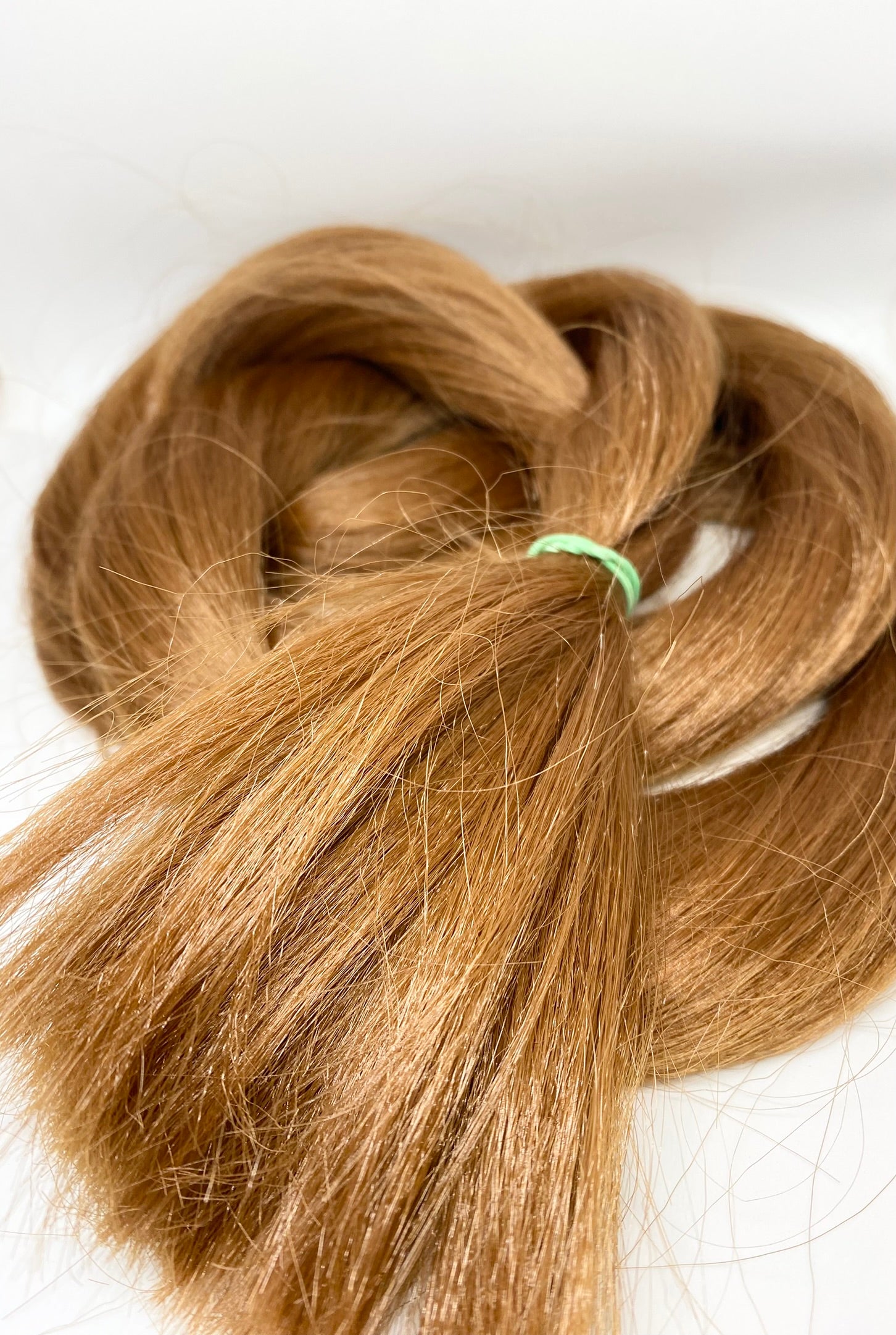 chestnut fake custom made clip  in hair extension for horses manes. DIY fix your horses mane
