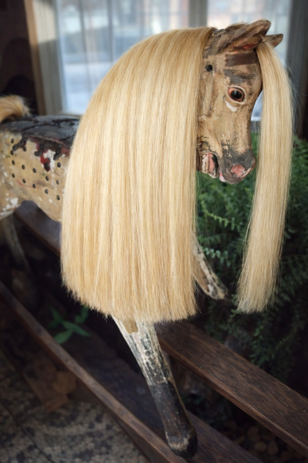 Rocking horse mane made with Real horse hair 14 inch ( 33 cm) long 8 inch (20cm) wide to be glued on the the rocking horse, very life like