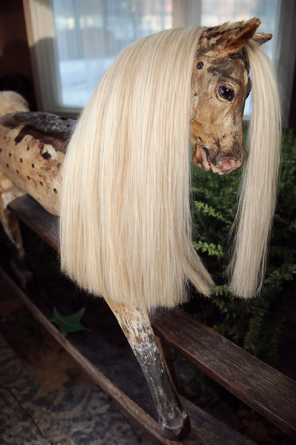 Rocking horse mane made with Real horse hair 14 inch ( 33 cm) long 8 inch (20cm) wide to be glued on the the rocking horse, very life like